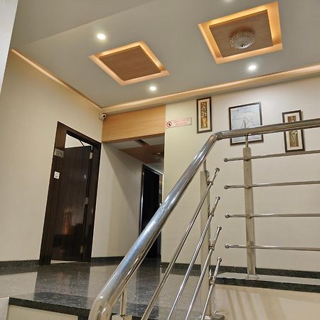 Hotel Sahyog&Rooms Surat Exterior foto