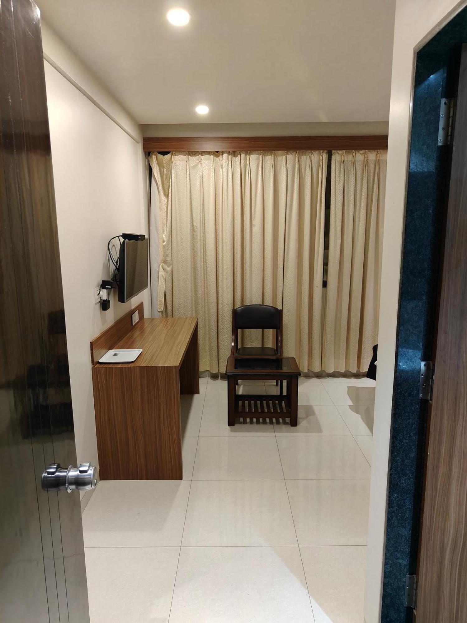 Hotel Sahyog&Rooms Surat Exterior foto